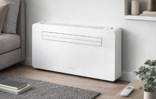 Monoblock airco laag tegen de muur in een woonkamer