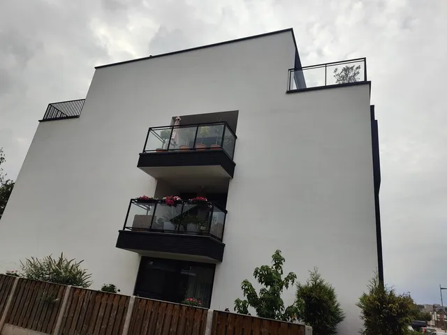 Appartementsgebouw in Kinrooi waar drie monoblocks geplaatst werden